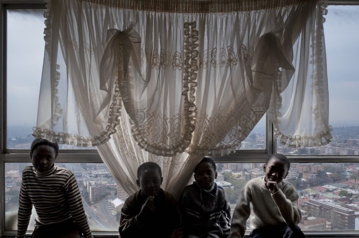 Mi S-45-04_Subotzky_Ponte City_Windows